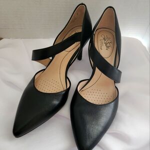Life Stride Cross Over Strap Heels Size 9